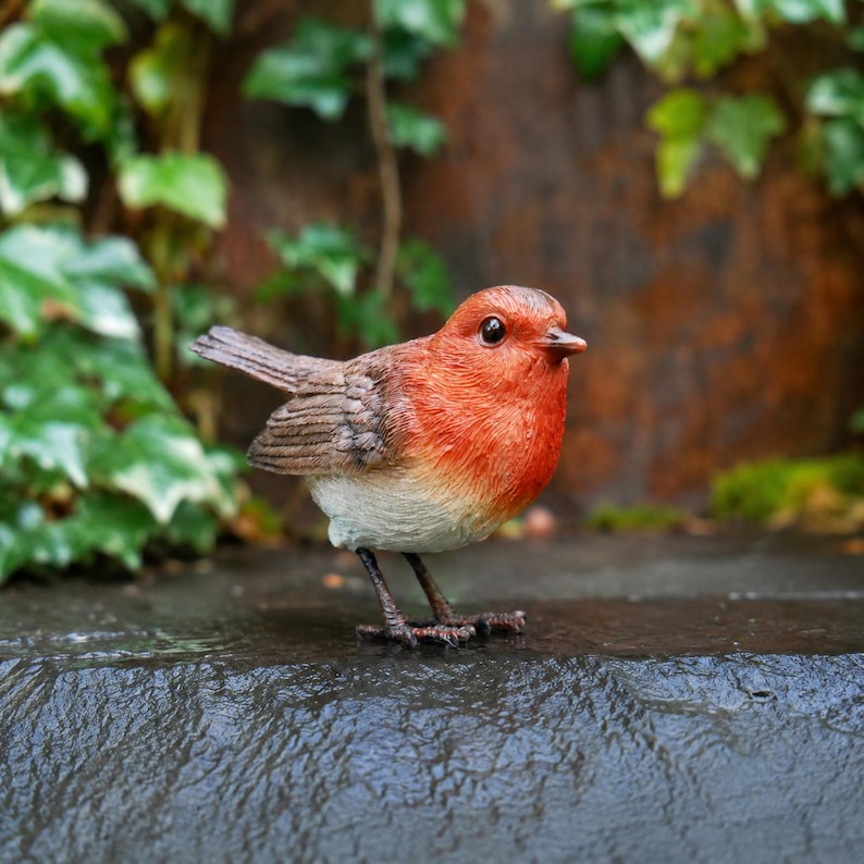 Resin Robin Bird Ornament • Garden & Home Décor image 2