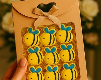 Bee Bath Bomb Gift Set of 10, Party Favor for Kids, Birthday Guest Gift, Cute Bee Bath Bombs, Candy Scented Bath Fizzies, Baby Shower Favor