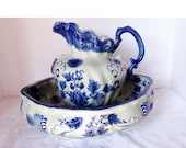 Flow Blue Reproduction Ewer Water Pitcher Wash Basin Home and Garden Kitchen and Dining Tableware Serveware Serving Pitchers and Carafes