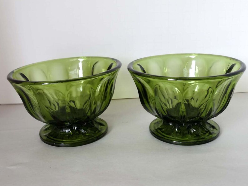 Green Depression Glass Stemmed Serving Bowls Home and Garden Kitchen and Dining Serve Ware Tableware Bowls