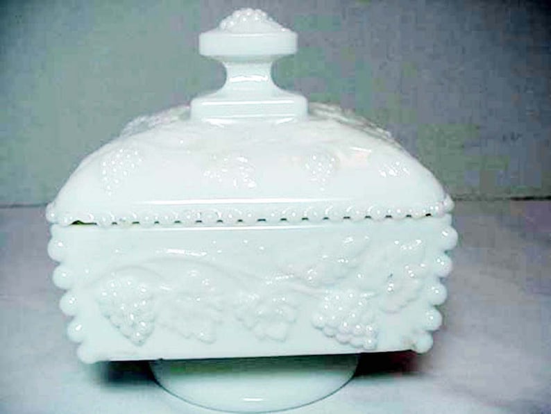 White Milk Glass Westmoreland Square Candy Dish Harvest Grape Home and Garden Kitchen and Dining Serve Ware Tableware Bowls