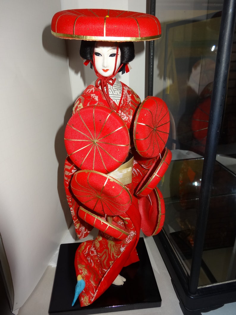 Japanese Geisha Courtesan Doll 7 Red Hats Glass Case Included Etsy
