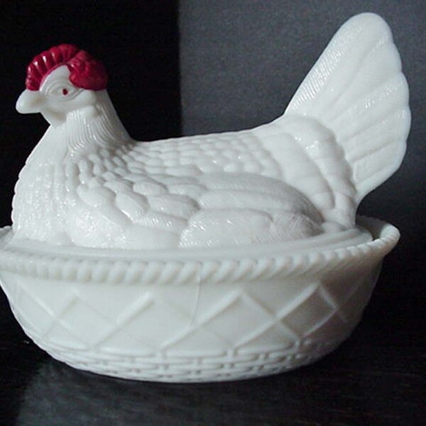 White Milk Glass Nesting Hen Butter Dish-Red Comb Chicken Bird  Home and Garden Kitchen and Dining Tableware Serveware Butter Dishes