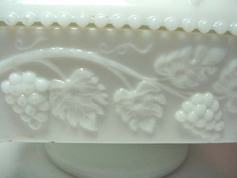 White Milk Glass Westmoreland Square Candy Dish Harvest Grape Home and Garden Kitchen and Dining Serve Ware Tableware Bowls