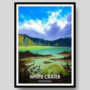 Puede incluir: Un póster de viaje vertical que muestra un lago turquesa vibrante rodeado de montañas verdes bajo un cielo azul brillante con nubes blancas. El primer plano muestra siluetas oscuras de ramas. El texto dice WHITE CRATER INDONESIA.