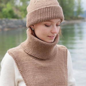 Crème Caramel Set – Knitting Pattern – Cozy Hat & Neck Warmer – Rib and Stockinette Stitch – Instant PDF Download