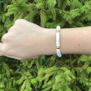 Pulseras de cuentas de arcilla