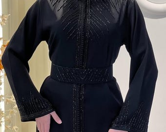 Zwarte Marokkaanse kaftan crêpe | Luxe avondtakchita | Handgemaakt kralenborduurwerk | Op bestelling gemaakt