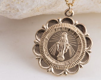 Collana a catena riempita d'oro con medaglione della Vergine Maria, regalo di Pasqua, collana delicata di tutti i giorni, regali per lei, collana prega per noi,