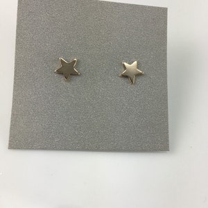 Boucles d&#39;oreilles Gold Thick Large Stars Stud, Dainty Large Gold Studs, Bijoux minimalistes, Étoiles d&#39;Or, Petites Boucles d&#39;oreilles Stud, Bijoux Boho