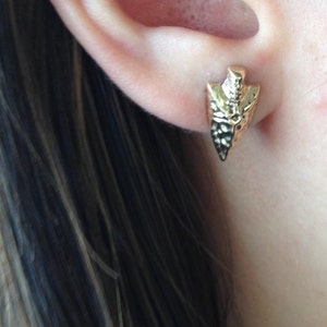 Hammered Gold Arrowhead Post Stud Earrings, Tiny Gold Stud Earrings, Everyday Earrings, Gift For Her, Gift Under 20, Versatile Earrings