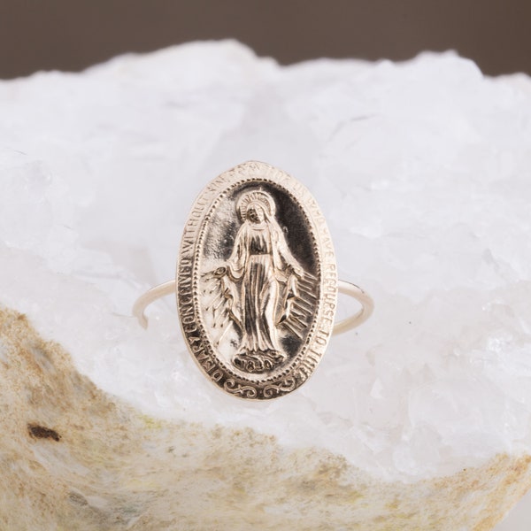 Dainty 14K Gold Filled Large Oval Virgin Mary Ring in Size 6, 7 and 8, Religious Ring, Gift for Her, Easter, Dainty Ring, Virgin Mary Ring