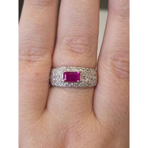 Rubí birmano natural de 1,17 quilates con detalles de diamantes de 0,75 quilates engastado en platino de 11,4 g, talla 9,75.