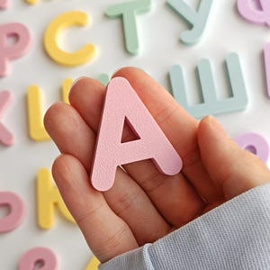 Letras magnéticas personalizadas: regalo del alfabeto impreso en 3D para niños / Juguete Montessori en tonos pastel / Opciones de colores personalizables