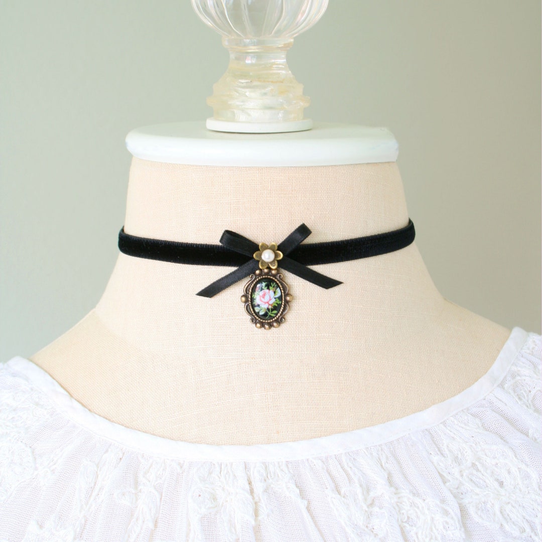 Black Velvet Ribbon Bow Choker Necklace: Rose Cameo Pendant - Etsy