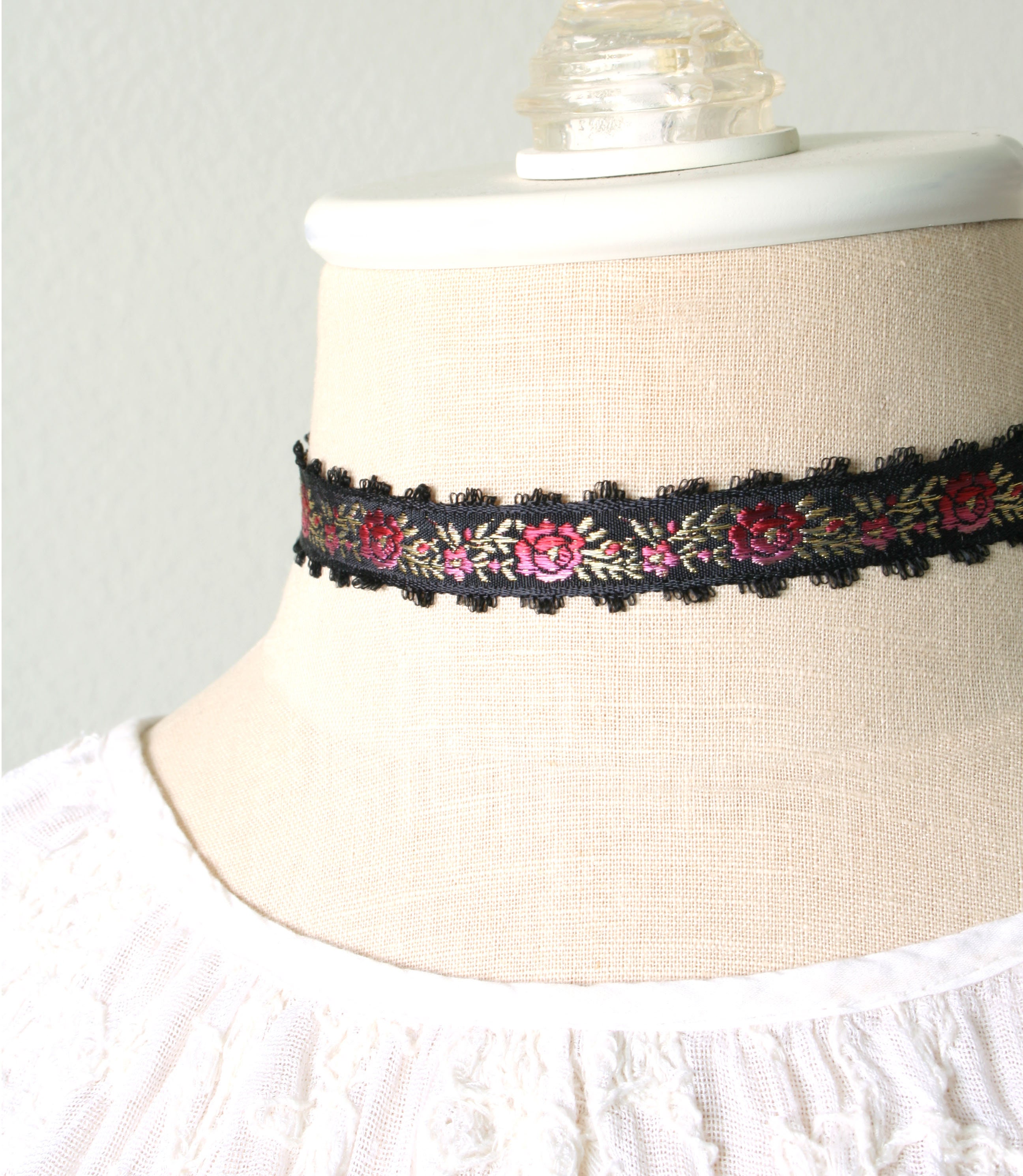 Black Choker for Women: Vintage Floral Ribbon Necklace - Etsy