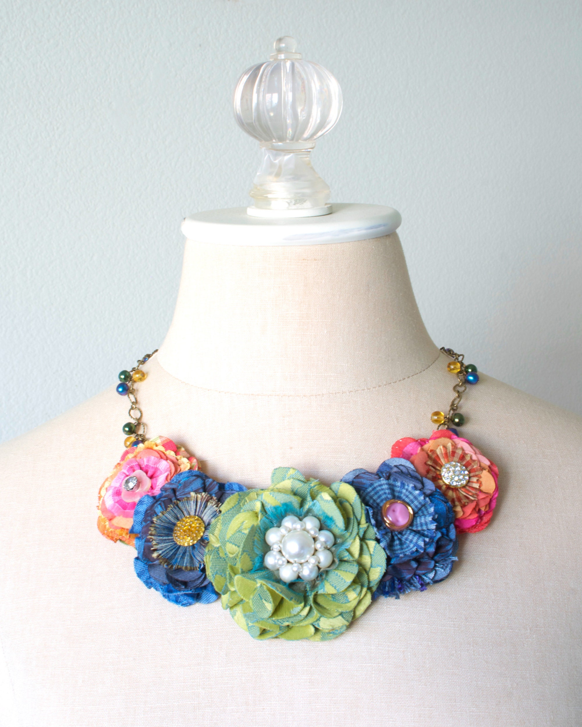 Fabric flower necklace Clearance