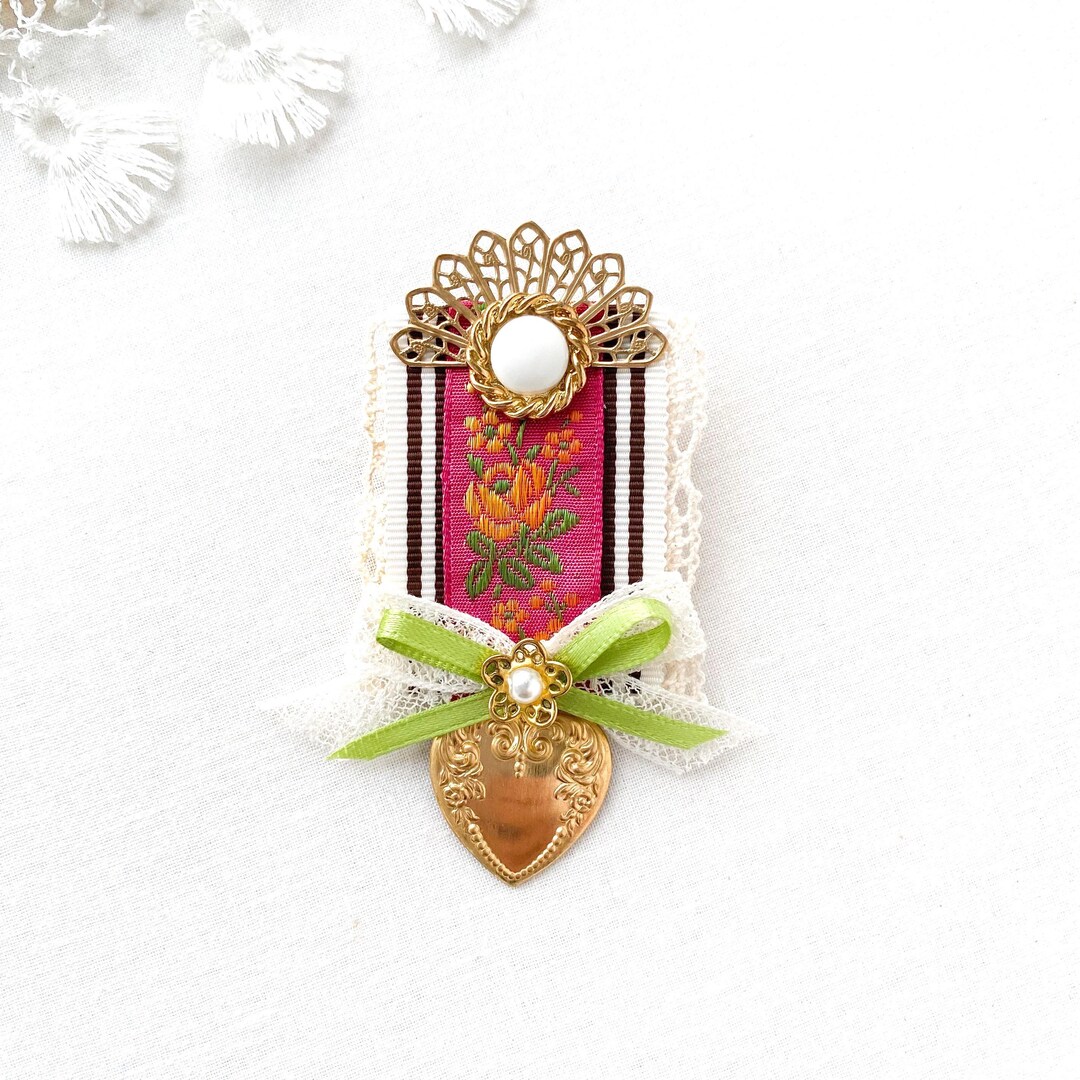 Medallion Ribbon Brooch Pin - Etsy