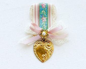 Vintage Valentine Heart Pendant Pin: Ribbon Badge Brooch