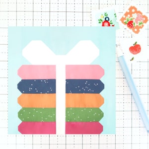 Fabric Bundle Quilt Notions Summer Quilt Block PDF pattern - Includes instructions for 6 inch, 12 inch, 18 inch and 24 inch Finished Blocks