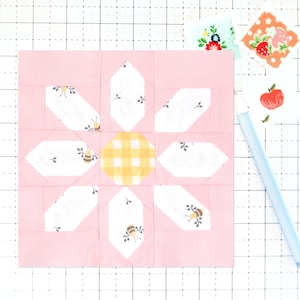 Daisy Spring Summer Garden Flower Quilt Block PDF pattern- Instructions for 6 inch, 9 inch, 12 inch, 18 inch, 24 inch Finished Blocks
