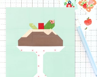 Modello PDF Bring Us Some Figgy Pudding Christmas Quilt Block - Include istruzioni per blocchi finiti da 6 pollici, 12 pollici, 18 pollici e 24 pollici