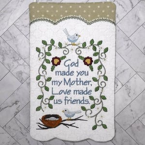 Embroidered Mother&#39;s Mini Quilt Wall Hanging: Handmade Cotton Decor