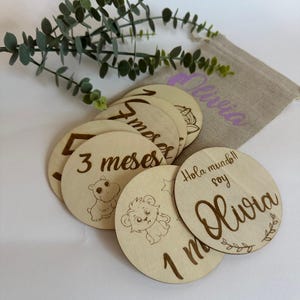 Cumple Meses Bebé Personalizado – Set 7 Discos Madera Grabada con Bolsa – Animales Bebé – Nombre Personalizado