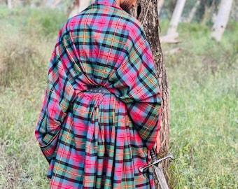 Gran kilt escocés tradicional de tartán de las Tierras Altas. Gran kilt vintage para hombres con tartanes de más de 50 clanes.