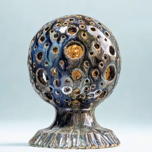 Keramikkugel-Lichtskulptur - Handgefertigte glasierte Kugel Ambient Decor, moderner Tischakzent