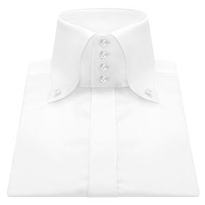 Puede incluir: Una camisa blanca impecable con un cuello alto y redondeado y cuatro botones decorativos en la parte delantera. La camisa está cuidadosamente doblada, mostrando su diseño a medida y su estilo clásico. El cuello tiene dos pequeños botones a cada lado.