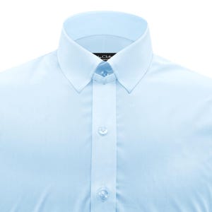 Herrskjorta med flaskkrage, himmelsblå bomull, skräddarsydd passform, storlek 15
