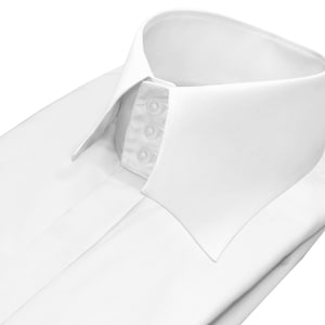 Camicia da uomo con abito teatrale, abbottonatura nascosta, bianca, colletto a 2 punte, stile edoardiano, collo largo e alto