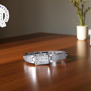 Elegant Square Bracelet Watch | Women's Alloy Quartz Wristwatch Gift | Fashion Classic Timepiece for Her | Delicate Dress Accessory
