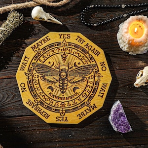 Tavola del pendolo della falena, tavola della cartomanzia, tavola della stregoneria, tavola spirituale, tavola del sì, no, forse, Acherontia Atropos, decorazioni per la casa delle streghe