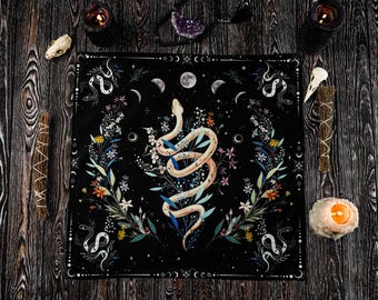 Tarot Reading Cloth, Divination Cloth, Altar Cloth, Altar Accessory, Wiccan Cloth, Gothic Decor, Pagan Altar Gift, Altar Tablecloth
