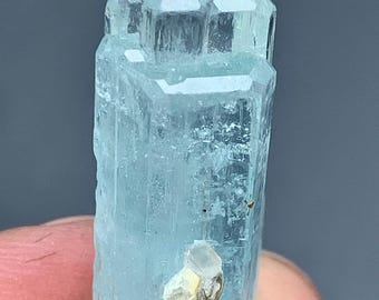 スカイブルーアクアマリン結晶、パキスタン・シガール鉱山産（86