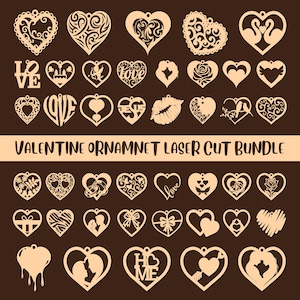Może przedstawiać: Zbiór laserowo wyciętych drewnianych ozdób w kształcie serca w różnych wzorach, w tym wzory kwiatowe, łabędzie i słowo "miłość". Widoczny jest tekst "VALENTINE ORNAMNET LASER CUT BUNDLE". Idealne na Walentynki.