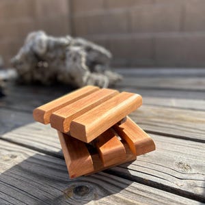 Mini Hardwood Plant Stand: Modern Chic Riser for Small Pots