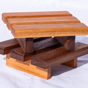 Mini Hardwood Plant Stand: Modern Chic Riser for Small Pots