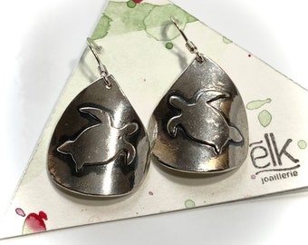 Silver sea turtle earrings