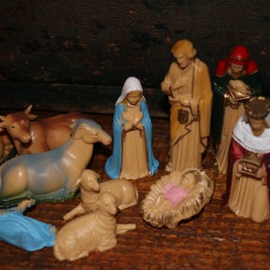Nativity vintage Christmas plastic manger scene baby Jesus creche Art Plastics - FREE SHIPPING