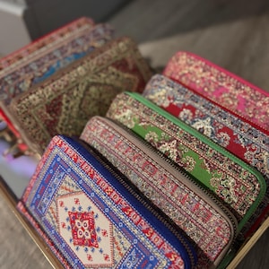 Cartera pequeña bohemia con estampado de alfombra persa: un regalo único para ella