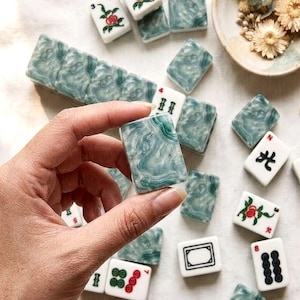 Fichas de mahjong tradicionales americanas con estampado de nácar menta en acrílico. imagen 1