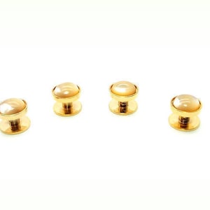 Pearl Tuxedo Shirt Studs - Crème de la Crème Tuxedo Shirt Studs- Natural Mother of Pearl Tuxedo Shirt Studs – Cream Pearl Tuxedo Shirt Studs