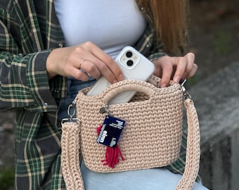 Handmade Crochet Gift Bag – Small Minimalist Crossbody Purse, Lightweight Everyday Shoulder Bag, Gift for Her