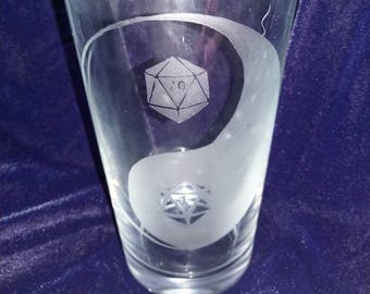 D20 Yin Yang Glass