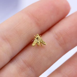 Piercing minimalista a forma di ape in oro massiccio 14 carati, piercing a forma di ape, gioielli con animali, gioielli minimalisti, regalo di compleanno, regalo per la fidanzata