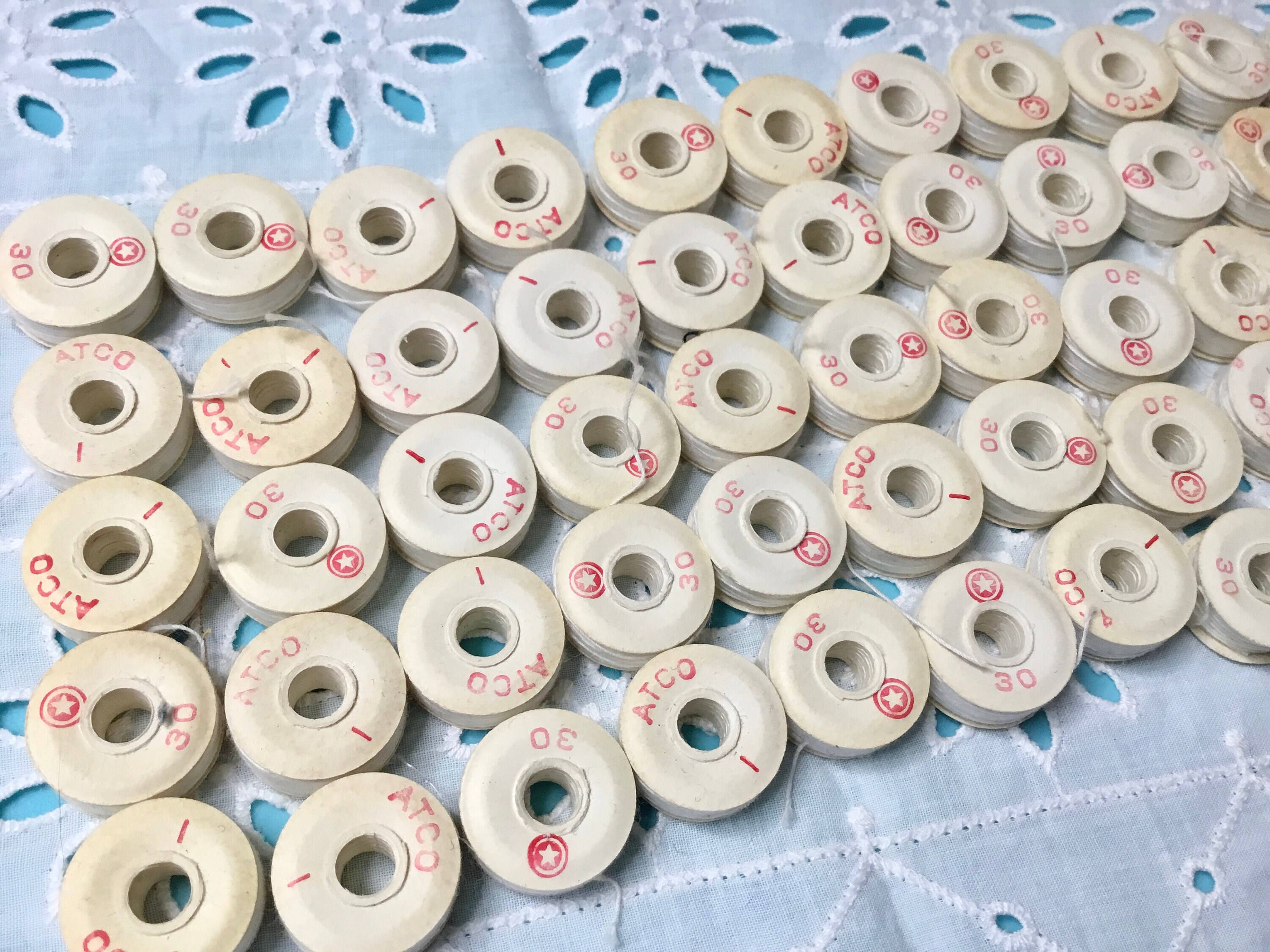 USA ビンテージ　AMERICAN THREAD CO. ボックス&糸セット Vintage American Thread Star Disc 87 Pcs Bobbins Intrinsic