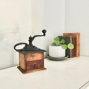 Antique 1900 Wood & Cast Iron Mill Hand Crank Coffee Grinder